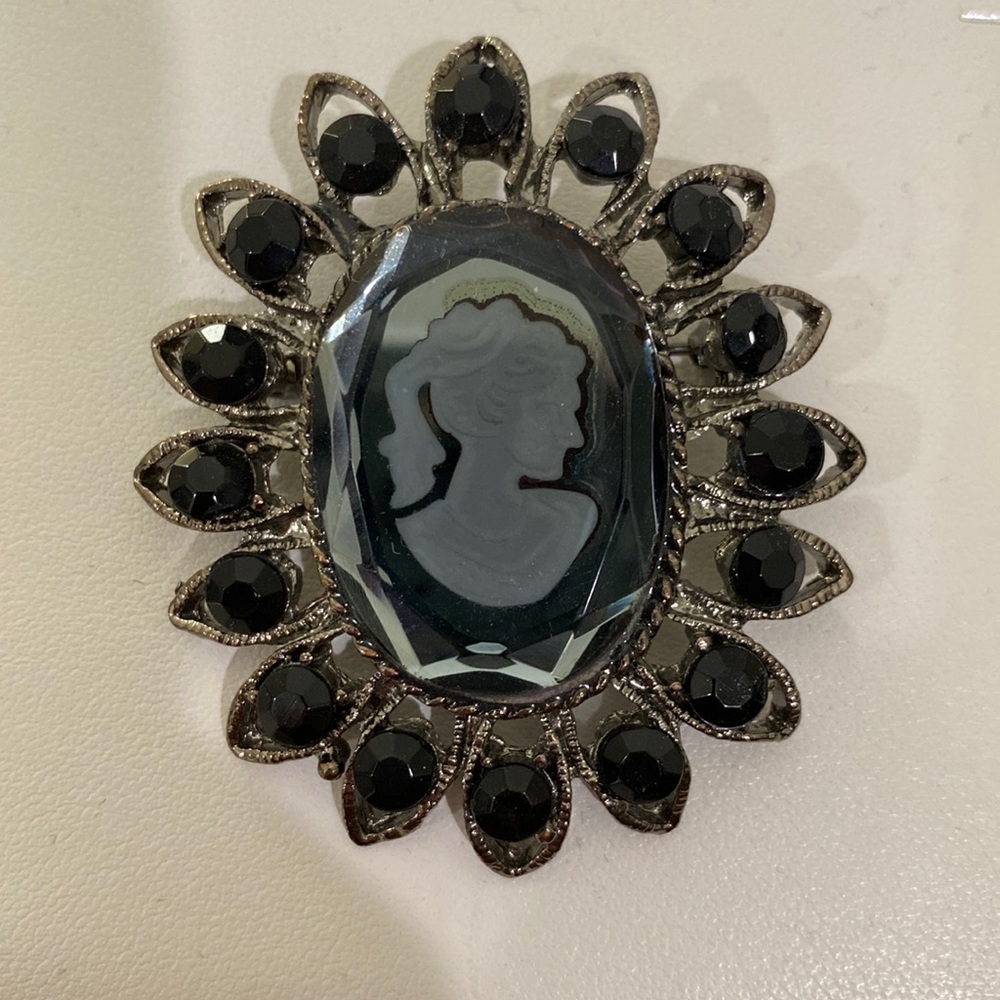 Brooch